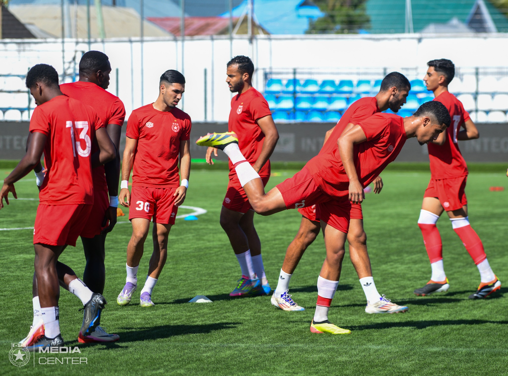 النجم الرياضي الساحلي: بين الأزمة الإدارية وغضب الجماهير